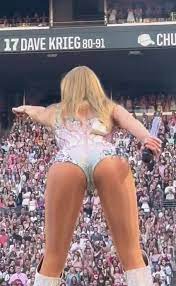Taylor Swift Ass