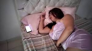 Istri bosku minta sarapan tapi dia pengen banget ngentot memeknya di dapur!