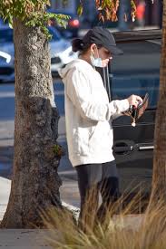 14622 ventura blvd, ste 118, the la reina theatre. Lucy Hale Leaves Laseraway Hair Removal In Sherman Oaks 01 04 2021 Hawtcelebs