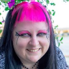 Chris Pine, Lily-Rose Depp, Kelvin Harrison Jr., and Doona Bae have joined  the cast of the upcoming alien invasion comedy 'Alpha Gang'! Directed by  the Zellner Brothers, the film follows aliens disguised