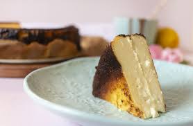 San Sebastian Cheesecake Wie Ein Vebrannter Kasekuchen Zum Hype Wurde Low Carb Rezept Rezept In 2020 Low Carb Rezepte Low Carb Kostlichkeiten Lebensmittel Essen
