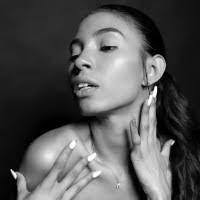 Alexis Sellers's Instagram, Twitter & Facebook