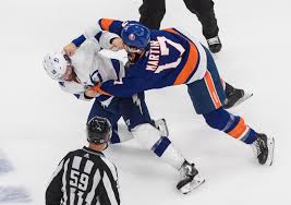 The new york islanders visit the tampa bay lightning for game five of the third. Islanders Fight For First Win Vs Lightning