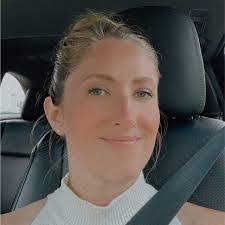 Ellen Beckman's Instagram, Twitter & Facebook