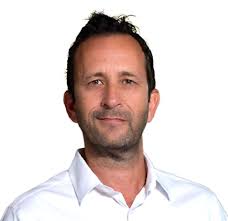 Astellas taps seasoned CMO amid shift to oncology; Doug Manion steps into a  new Arena following $6.7B buyout