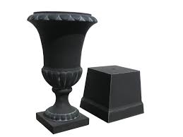 Exterior Tall Outdoor Planters And Urns With Classic Black Theme Design Tall Outdoor Planters With A V Tall Outdoor Planters Outdoor Planters Black Nursery
