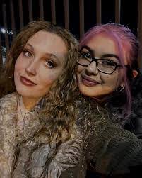 Laurel Walls's Instagram, Twitter & Facebook