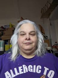 Hello, I'm Heather and something to know about me is love grateful dead 🍄 