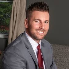 Professional Agents at Venture