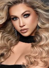 Megan Brewer's Instagram, Twitter & Facebook