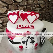 Therefore, when your sweet cake is covered in colorful gems the a designer cake is a wonderful way to show love to your significant other and romance them in a very creative manner. Romantic Couple Themed Cakes Cakes For Couple Yourkoseli Cakes