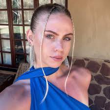 Who was the wizard playing at the stage