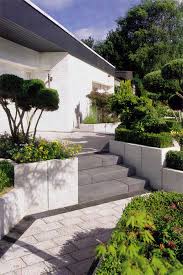 Super streng ausgeführte gartengestaltung mit geraden ein garten auf etagen. Treppenbau Terrassenbau Nurnberg Furth Erlangen
