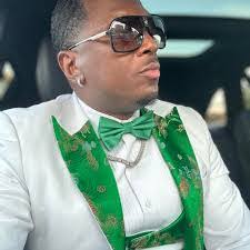 Andria Polk's Instagram, Twitter & Facebook