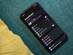 In the previous versions of ios, apple launched an option named invert colors, that is pretty similar to dark mode. How To Activate Dark Mode On Your Iphone Nextpit