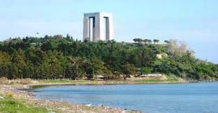 Jun 25, 2021 · rehberler eşliğinde çanakkale savaş'ının yaşandığı alanları karış karış gezerek bilgi alan heyet, şehitlik abidesi önünde saygı duruşunda bulunarak i̇stiklal marşı okudu. Canakkale Sehitligi Picture Of Canakkale Sehitlik Turu Tripadvisor