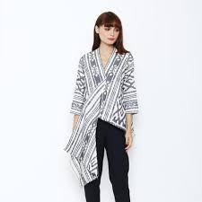Itulah beberapa model baju batik terbaru modern murah bagi anda yang ingin menggunakan baju batik untuk aneka keperluan dan acara di tahun ini. 6 Model Baju Batik Kerja Kantor Modis Kekinian Tribun Pontianak