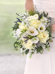 Einen hochzeitsstrauß auszuwählen gehört zu den angenehmsten tätigkeiten rund um die organisation der hochzeit. Brautstrauss 385 Traumhaft Schone Strausse Und Alle Tipps Blumenstrauss Hochzeit Brautstrausse Brautstrauss