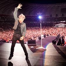 Towards the end of the bucharest concert this past weekend, bon jovi told the public that he was sorry for not being quite in rhythm, news.ro reported. Fechas De Giras Entradas Para Conciertos Y Retransmisiones En Directo De Bon Jovi