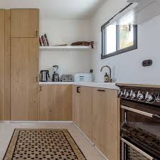 houten keukenfronten combineren prachtig met een vrijstaand fornuis we maken fronten voor bestaande keukens en ikea www interieur interieur ontwerpen keukens