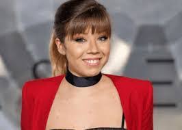 Janet Mccurdy's Instagram, Twitter & Facebook