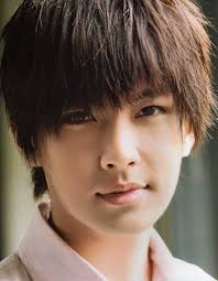 Aaron Yan Singer Aaron Yan, born Aaron Wu Keng-Lin in Taiwan, is a  Taiwanese Mandopop singer, commercial model and actor. He is the youngest  member of Taiwanese Mandopop vocal quartet boy band