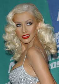 Short curly hairstyles are no longer a trend from the past, but authentically an incipient look that is taking hollywood by storm. Pin On Retro Hair Makeup Obsession