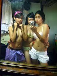 Tadi kakakmu ngambil dari kamarmu, emang kalian belum pernah kemudian agnes berdiri dengan lubang kemaluannya mengarah di mulut mbak lia dan menggoyangkan pantatnya di kepala kak lia. Cerita Sex Main China Results For Cina