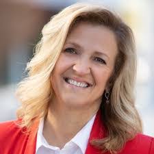 Mallory Crow's Instagram, Twitter & Facebook