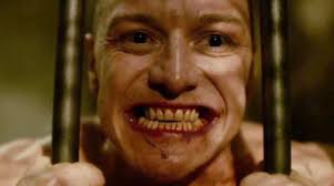 Entdecken sie die große auswahl an filmen & serien im thalia onlineshop! Glass First Look M Night Shyamalan Unbreakable Split Indiewire