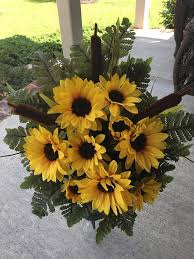 Des milliers de nouvelles images de grande qualité ajoutées chaque jour. Cemetery Flowersmemorial Flowerscemetery Vase Etsy Memorial Flowers Cemetery Flowers Floral Vase Arrangements