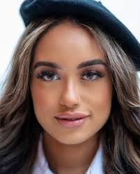 Nouveau départ 🦋 . . . #njmodels #nycmodel #photoshootideas #explore  #travelphotography #travel #njphotographer #dmv #savannah