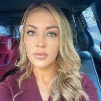 Shannon Golightly's Instagram, Twitter & Facebook