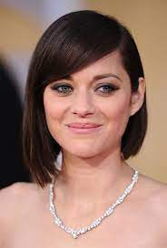 La Nouvelle Coupe De Cheveux De Marion Cotillard Asymetrique Verifiez Plus A Http Www Reco Coupe De Cheveux Nouvelle Coupe De Cheveux Coiffure Carre Droit