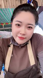 Hãy trở thành người lạ của anh ❤️