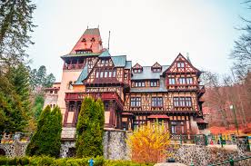 Dacă alba iulia este asimilată cu un oraș plin de istorie, biserici și cetăți de piatră, împrejurimile sale vin să recompenseze lipsa naturii. Judetul Alba Ce Putem Vizita Intr Un Weekend