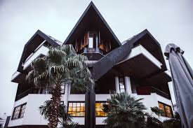 Στεριανοί και θαλασσινοί μεζέδες από τον par excellence δημιουργό του είδους γρηγόρη χέλμη, με τον καλό σεφ . Omikron Meze Robby Gr