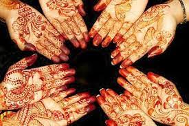 Akan tetapi pastinya bukan dengan melakukan tato yang terkenal menyakitkan itu melainkan melukis kulit dengan menggunakan henna. Pin Di Kumpulan Contoh Pose Foto Prewedding Muslimah Modern