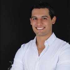 Dr. Gustavo Martínez