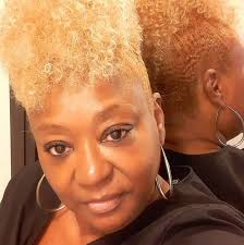 Amanda Kimbrough's Instagram, Twitter & Facebook