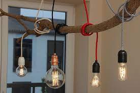 Mauerschlitzfräße leihen und zur gewünschten position einen schlitz fräßen. Astlampe Selber Bauen Und Richtig An Der Decke Mit Stahlseilen Befestigen Ast Lampe Lampe Selber Bauen Lampe