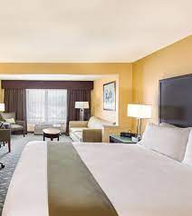 Official site of holiday inn express & suites altoona. Holiday Inn Express Suites Morgan Hill Best Rates At Our Morgan Hill Hotel