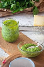 Petersilienpesto Selber Machen Schnell Einfach Aus Diesen 5 Zutaten Rezept In 2020 Petersilienpesto Lebensmittel Essen Leckere Vegane Rezepte