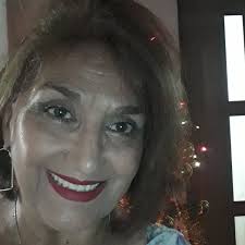 Dijo una vez Julia Roberts: "Estoy envejeciendo con dignidad, humor y  serenidad. No uso lifting ni Botox, y si eso me cuesta papeles, produciré  mis propios proyectos. Admiro a las madres que