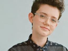 Kym Mckay's Instagram, Twitter & Facebook