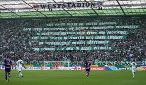 3:00pm, sunday 21st october 2012. Wiener Derby Rapid Fans Provozieren Austria Anhang Mit Spruchband
