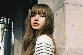 Pranpriya manoban, born march 27, 1997 in bangkok, thailand) better known by her stage name, lisa, is a thai rapper, singer, dancer and model, currently based in south korea. Lisa Blackpink Kenang Perjuangan Jadi Trainee