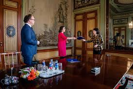 Je kan een bloeiend bedrijf hebben, maar dan ineens moet je je deuren sluiten. Py0omexiorbcwm