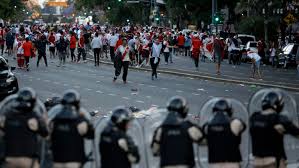 Another 20,000 tickets, which were first available to real madrid members, sold out within hours. Superclasico River Plate Gegen Boca Juniors Woher Kommt Der Hass
