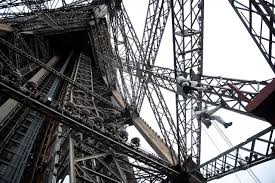 Jun 09, 2021 · il en a intrigué plus d'un ce mardi. La Tour Eiffel S Offre Son Plus Gros Lifting Avant Les Jo De Paris Avec Une Nouvelle Couleur Actu Paris